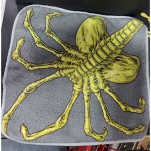 Alien Facehugger Microfiber Cleaning Cloth By Just Geek T03 Z